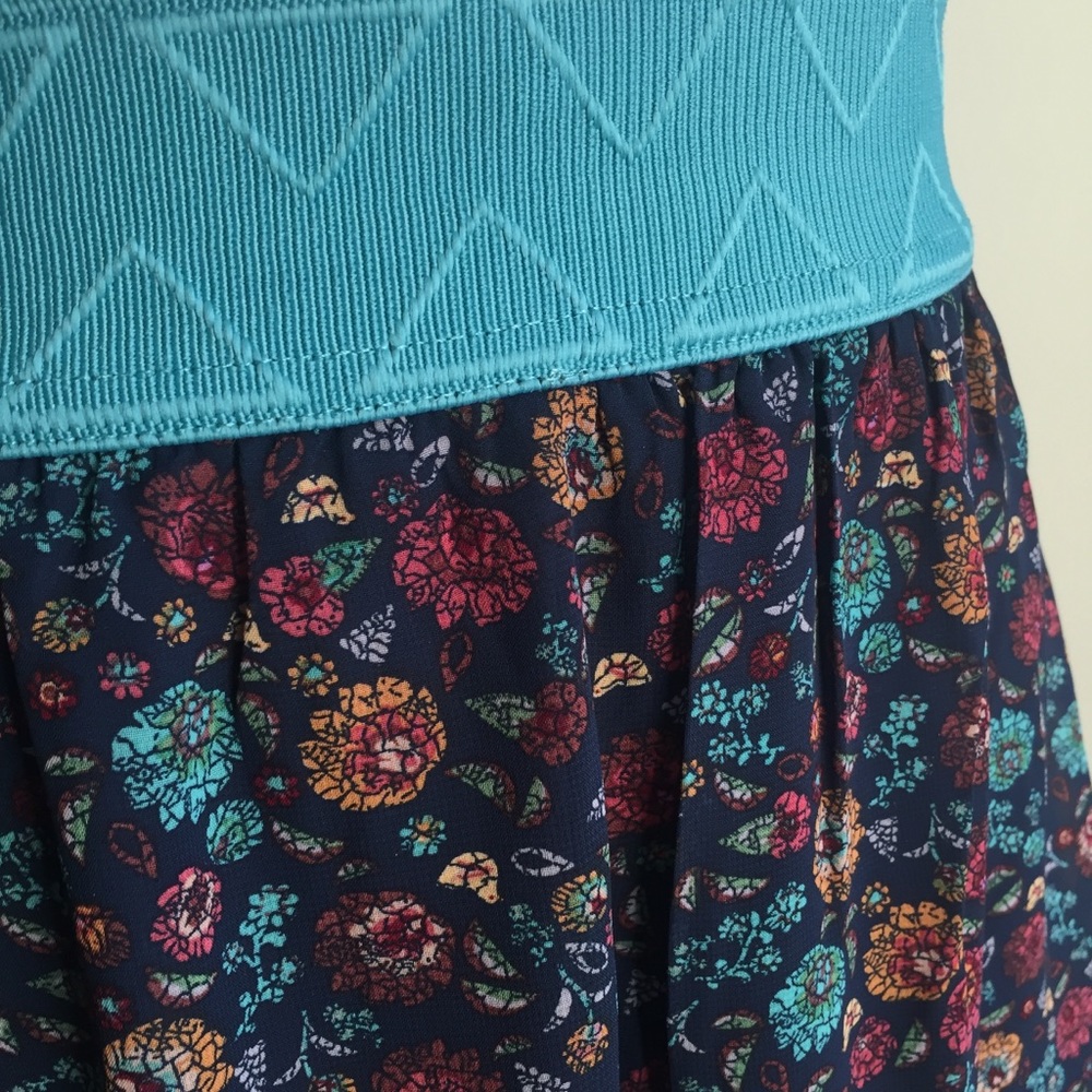 NWOT LulaRoe Lola Midi Skirt in Floral Chiffon - Picture 3 of 4